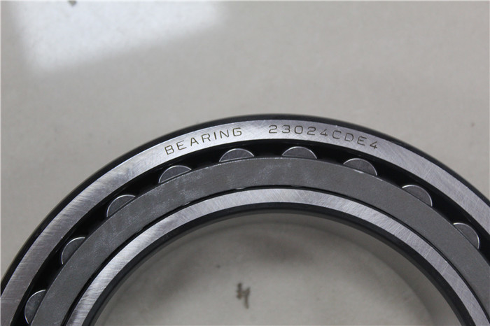 23024CDE4 Excavator Spare Parts XKAQ-00027 R290LC-7 R305LC-7 R360LC-7 Swing Bearing